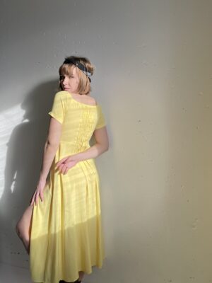літня сукня жовта